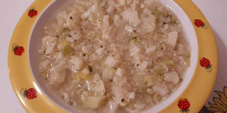 Květákovo-brokolicová polévka s quinoou - pro nejmenší