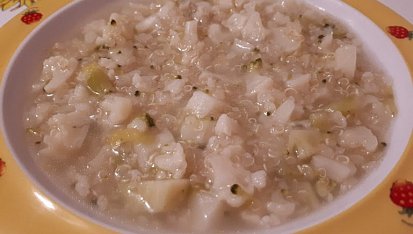 Květákovo-brokolicová polévka s quinoou - pro nejmenší