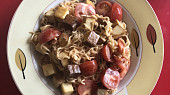 Nudlový salát s uzeným tofu