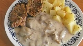 Omáčka z hlívy ústřičné, s bramborem a vepřovým taky moc dobrá