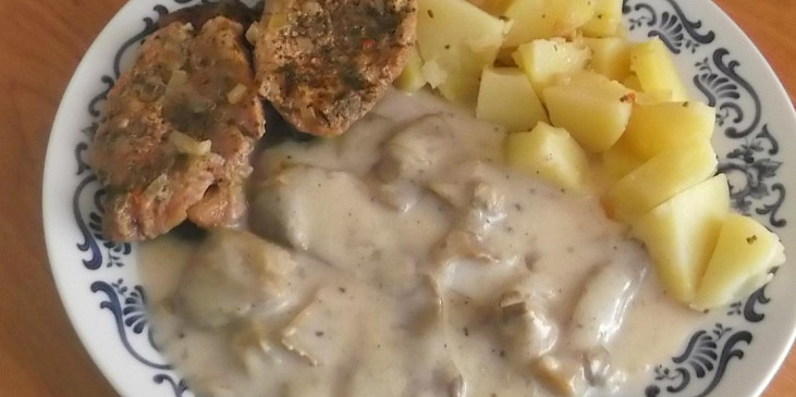 Omáčka z hlívy ústřičné (s bramborem a vepřovým taky moc dobrá)