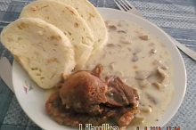 s domácím housk. knedlíkem a vepř. plecí
