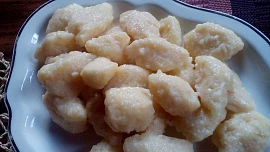Hop do vody - přílohové noky