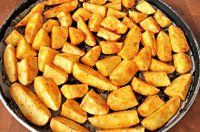 Dělel jsem v mikrovlnce - talíř Crisp na 18 min. Přidal jsem tymián. Opravdu dobré.