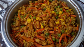 Kuřecí směs s rýží a zeleninou