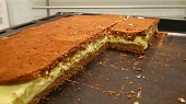 Medové řezy, Tvrdá buchta, řídký krém. 