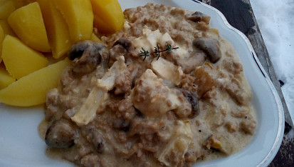 Mleté maso se žampiony a sýrem
