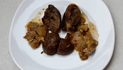 Stehna a srdíčka z jednoho pekáčku