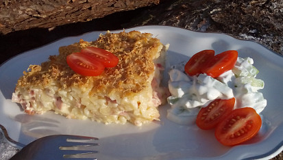 Šunkové těstoviny zapečené v sýrovém bešamelu