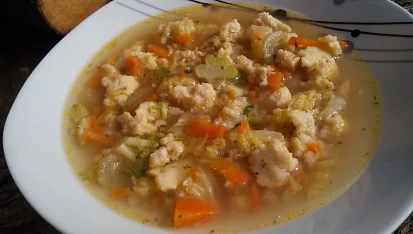 Farářská polévka / zeleninová s vaječnými nočky