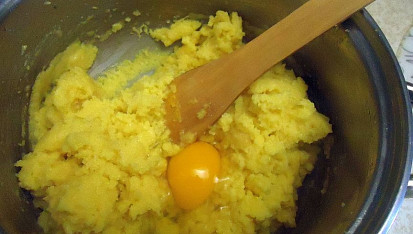 Hlíva ústřičná na paprice a polentové knedlíčky