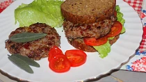 Krůtí burgery s brusinkami