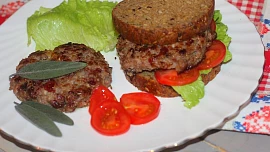 Krůtí burgery s brusinkami
