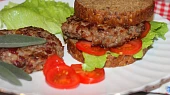 Krůtí burgery s brusinkami