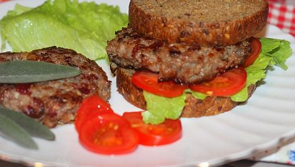Krůtí burgery s brusinkami