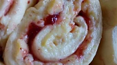 Pudinkové růže s marmeládou - kynuté