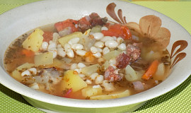 Srbská fazolová polévka