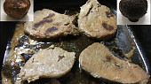 Delikatesa: kotlety s černým česnekem (Kotlety s černým česnekem)