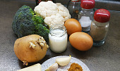 Květákovo-brokolicovo-mrkvové placky se sýrem (Ingredience )