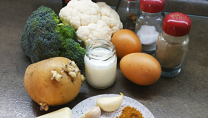 Květákovo-brokolicovo-mrkvové placky se sýrem, Ingredience 
