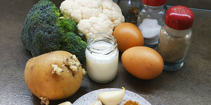 Květákovo-brokolicovo-mrkvové placky se sýrem (Ingredience )