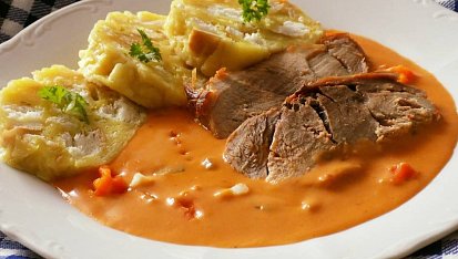 Pomalu pečená vepřová plec na způsob bratislavské