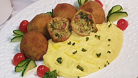 Smažené brokolicovo-slaninové koule