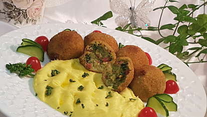 Smažené brokolicovo-slaninové koule