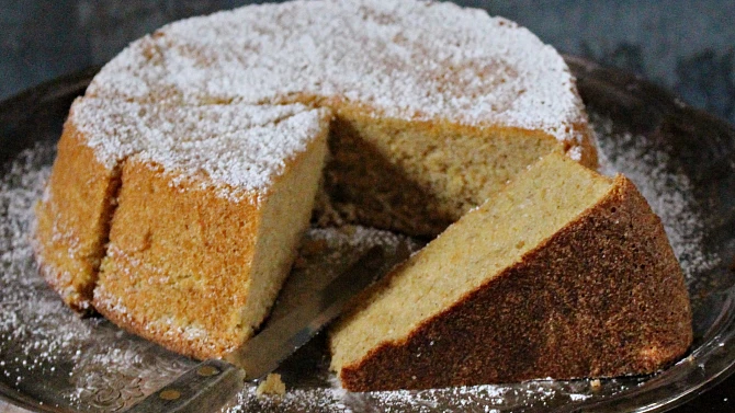 Bezlepkový mandlový piškot se skořicí - Gató de almendras