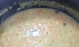 Kedlubnová polévka s mrkví a novými brambory