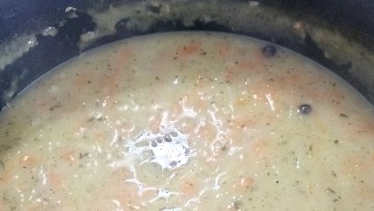 Kedlubnová polévka s mrkví a novými brambory