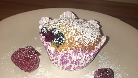 Muffiny s ovocem ze zakysanou smetanou