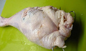 Plněná a pečená kuřecí stehna