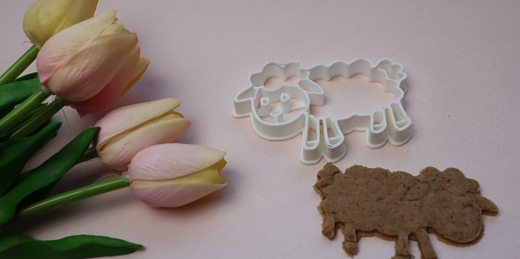 Skořicové sušenky ze 3D vykrajovátek