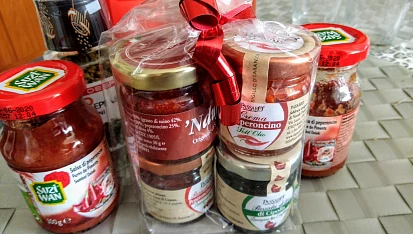 Plněné portobello žampiony s těstovinami, slaninou a Passata dolce di Cipolla