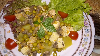 Tofu se žampiony a hráškem