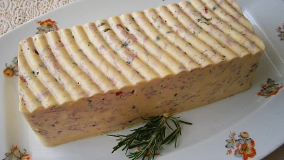 Vaječná tlačenka plněná celými vejci