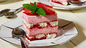 Jahodový smetanový dort (mousse)