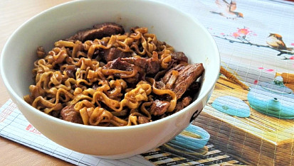 Čínské nudle s masem a omáčkami, Čínské nudle s masem a omáčkami