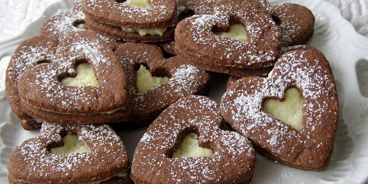 Kokosové košíčky a sušenky s kokosovým krémem (Kokosové sušenky s kokosovým krémem)