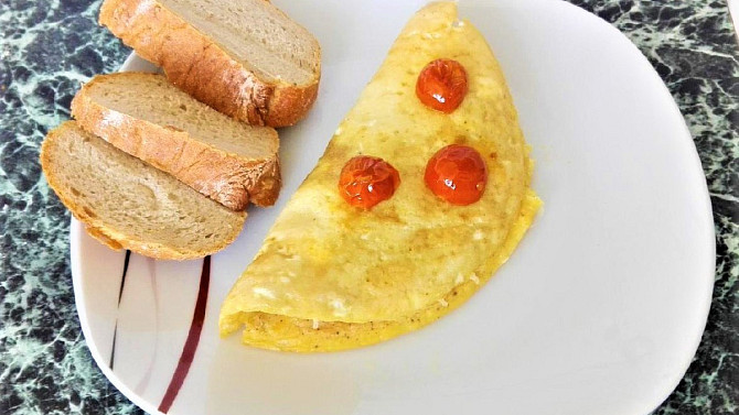 Omeleta se sýrem, rajčátky a bazalkou, Omeleta se sýrem, rajčátky a bazalkou