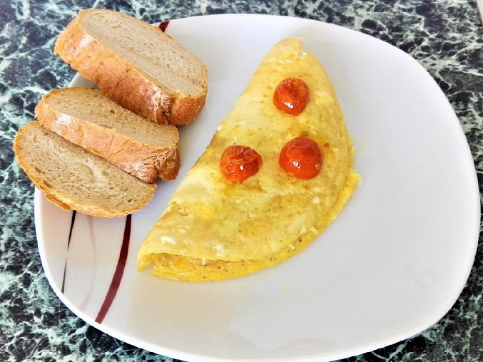 Omeleta se sýrem, rajčátky a bazalkou, Omeleta se sýrem, rajčátky a bazalkou