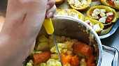 Panenka a plněné brambory s bramboro-mrkvovým pyré
