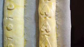 Štrúdl ze zmrazeného listového těsta