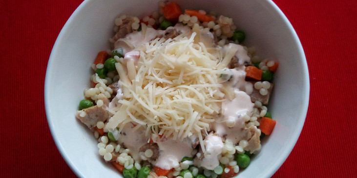 Těstovinový salát s masem