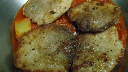 Vepřové plátky na fenyklu, paprikách a rajčatech