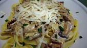 Domácí tagliatelle s houbovou omáčkou