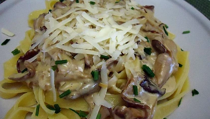 Domácí tagliatelle s houbovou omáčkou