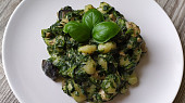 Gnocchi se žampióny a kuřecími kousky