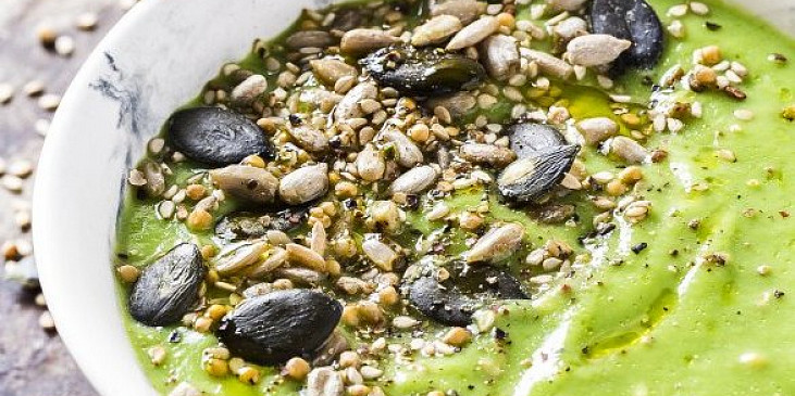 Hustá brokolicová krémová polévka - Večeříme společně (Krémové polévky patří k těm nejoblíbenějším…)